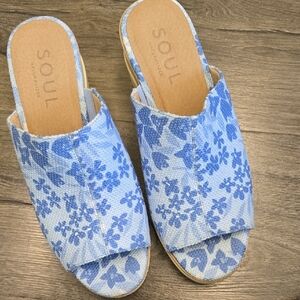 SOUL Naturalizer Blue Mules with Porcelain-Inspired Design